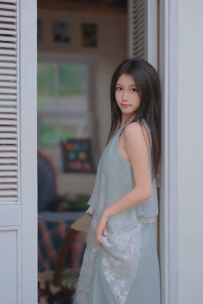 清凉少女泳池美腿玉足写真 - 图片 4
