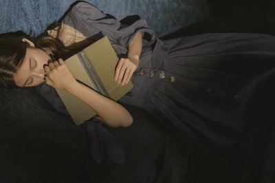 亚麻质地的少女 - 图片 5