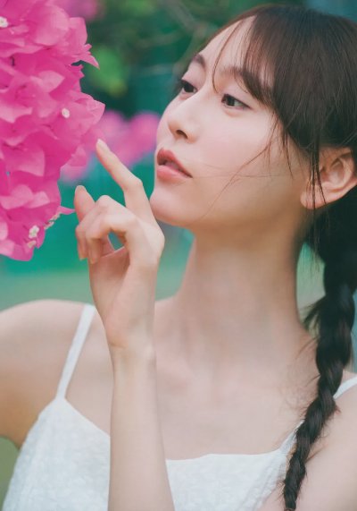 写真集 | 弓木奈于, 1st写真集 『是天使吗？』 - 图片 2