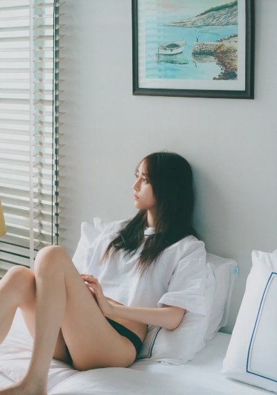 写真集 | 弓木奈于, 1st写真集 『是天使吗？』 - 图片 3