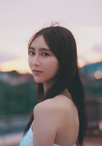 写真集 | 弓木奈于, 1st写真集 『是天使吗？』 - 图片 2