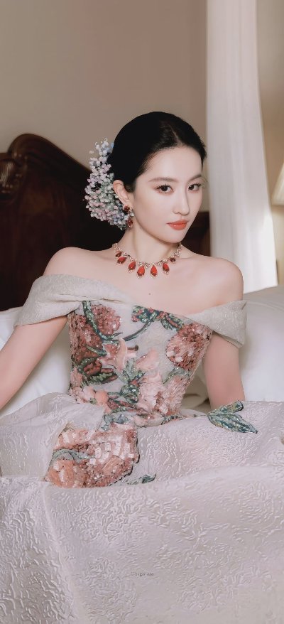 𝑾𝒂𝒍𝒍𝒑𝒂𝒑𝒆𝒓 | 刘亦菲 温柔梦境壁纸 - 图片 1
