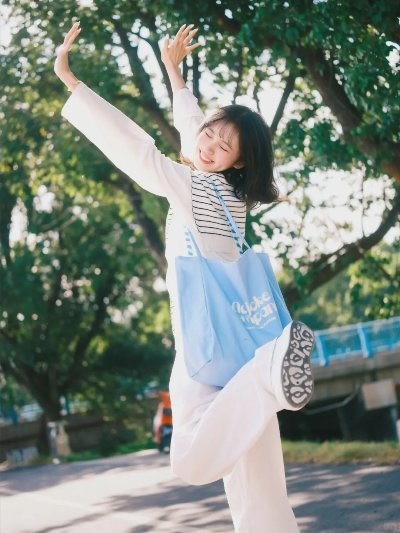 快来学！她有好多生命力拍照姿势！ - 图片 4