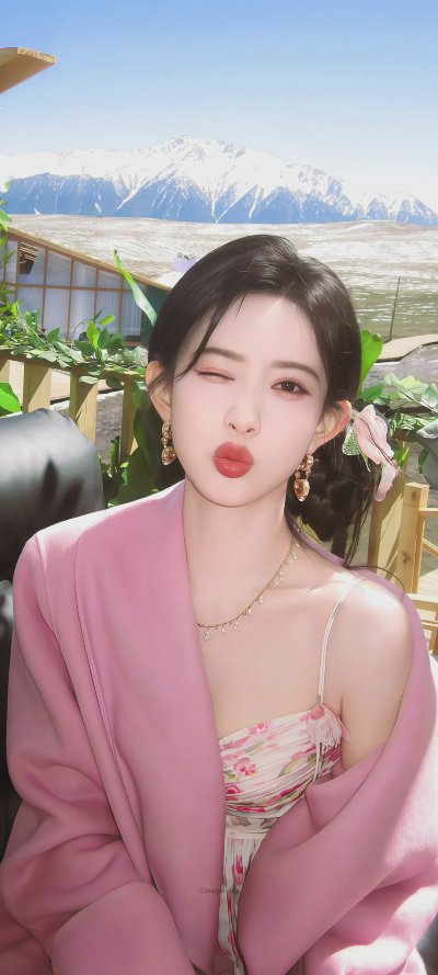 𝙒𝙚𝘾𝙝𝙖𝙩｜孟子义高清全屏壁纸 - 图片 5