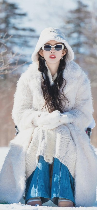 𝙒𝙚𝘾𝙝𝙖𝙩｜孟子义高清全屏壁纸 - 图片 1